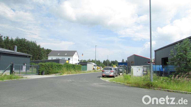 Ein Grundstückseigentümer wollte im Gewerbepark Luderhäusl ein Haus bauen. Da er dort keinen Betrieb besitzt, hat ihm der Marktrat die Baugenehmigung verweigert. Bild: sei