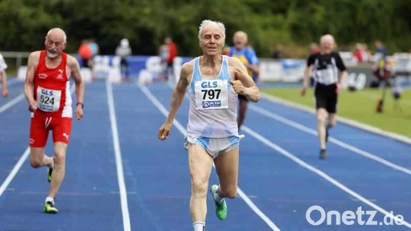 Karl Schmid beim 100 Meter Lauf. Bild: Kiefner