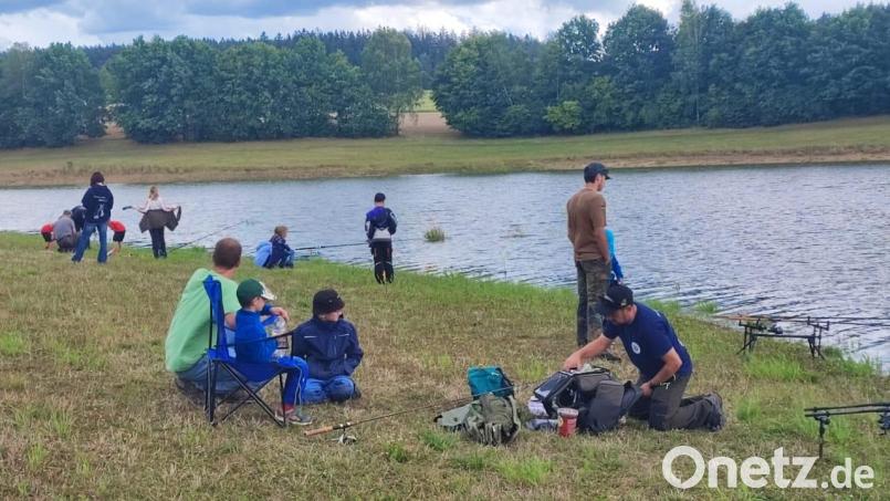 Die Stadt Bärnau hat ihr Ferienprogramm veröffentlicht. Unter anderem gibt es Tipps und Tricks zum Thema Angeln. Bild: Marianne Mark/exb
