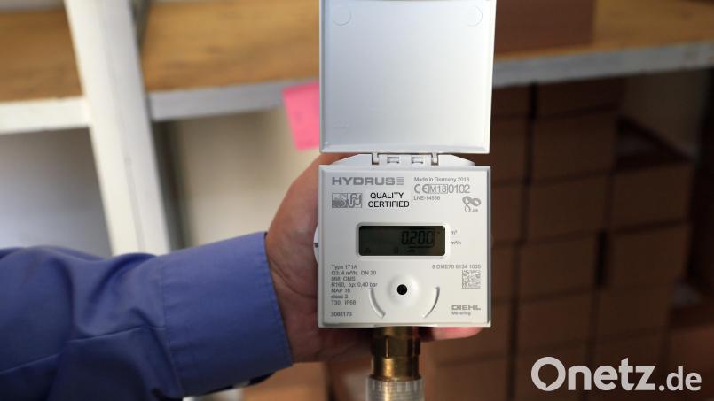 In Mitterteich wurden bereits die meisten analogen Wasserzähler durch digitale ersetzt, die mit Funktechnik abgelesen werden können. Archivbild: Hösamer