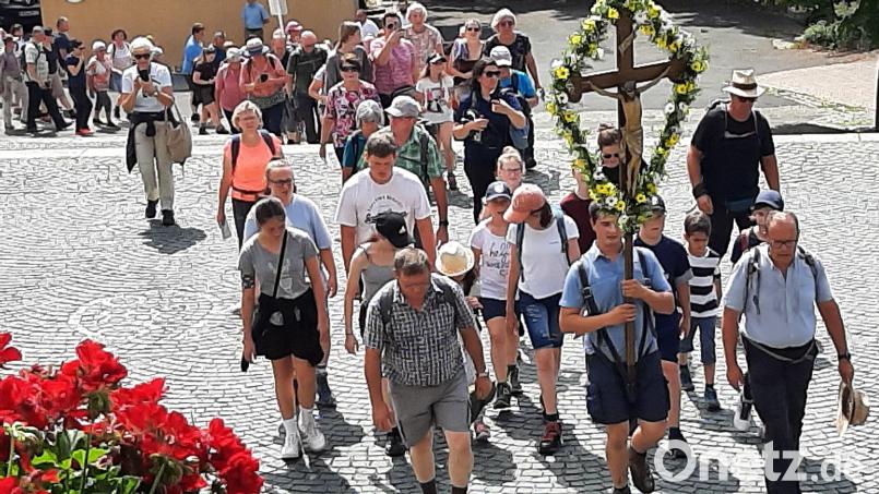 Von Luhe aus machen sich die Pilger auf nach Amberg. Bild: Rita Gleißner/exb