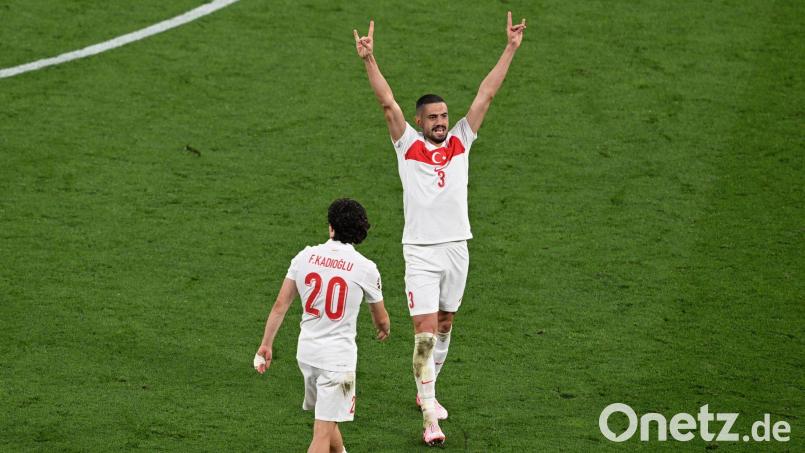 Der beim Torjubel gegen Österreich gezeigte Wolfsgruß hat für Merih Demiral offenbar schwerwiegende Folgen. Bild: Hendrik Schmidt/dpa