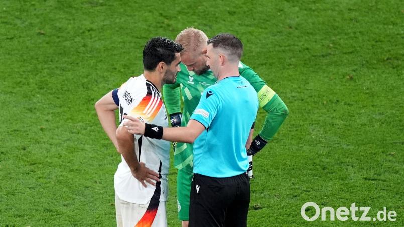 Nur die Kapitäne der Teams dürfen auch künftig im Europapokal nur noch mit dem Schiedsrichter diskutieren. Bild: Marcus Brandt/dpa