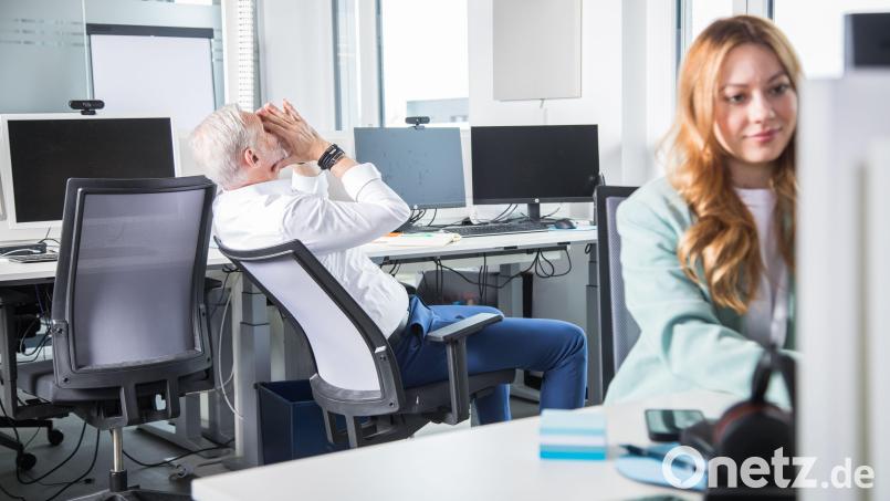 Erschöpfung ist nicht nur ein Signal, mal wieder Urlaub zu nehmen – auch die Arbeitsbedingungen sollten Beschäftigte dann in den Blick nehmen. Symbolbild: Christin Klose/dpa