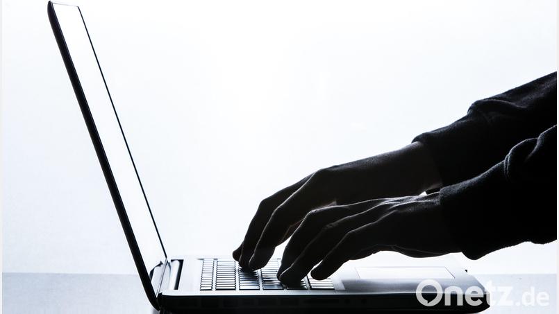 Eine Seniorin gewährte den Fernzugriff auf ihren Computer. Nun ist sie 300 Euro los. Symbolbild: Silas Stein