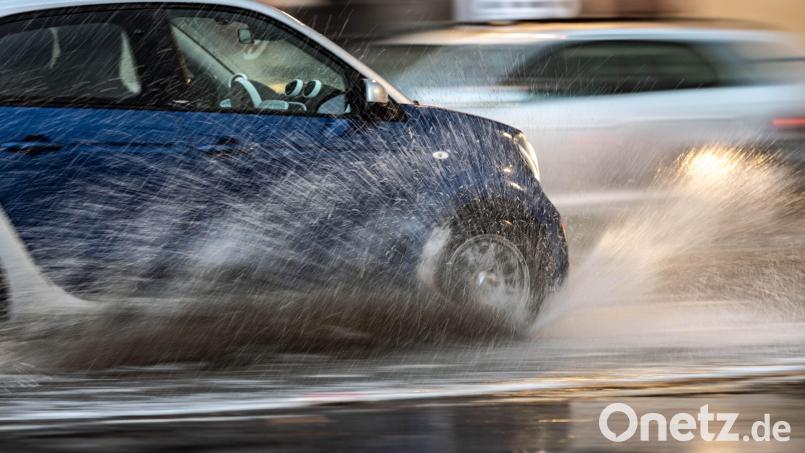 Nicht angepasste Geschwindigkeit bei Regen war die Ursache für zwei Unfälle auf der A 93 zwischen Schwarzenfeld und Schwandorf Nord. Archivbild: Frank Rumpenhorst