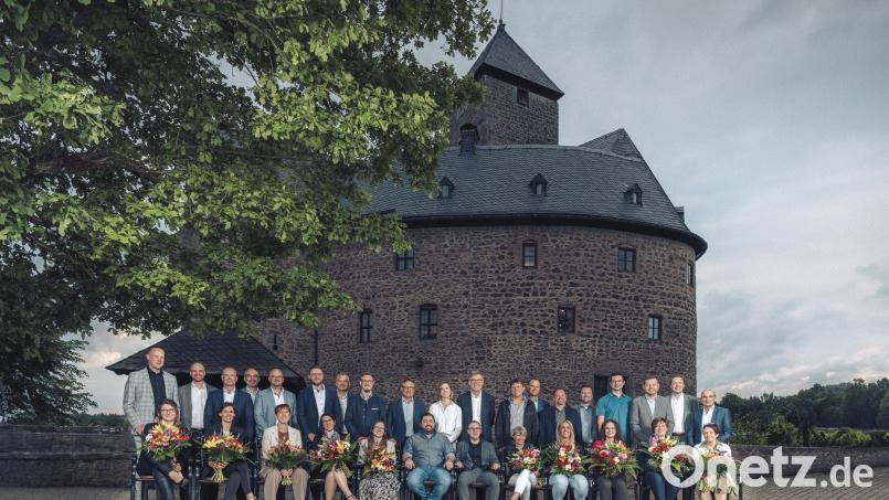 Die Geschäftsführung der IGZ ehrte 17 Mitarbeiterinnen und Mitarbeiter für ihre Firmentreue. Bild: Bernd Schoenfelder/exb