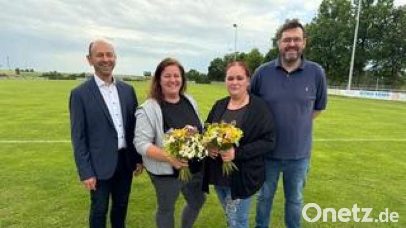 Wahlen stehen bei der Jahreshauptversammlung der Ensdorfer SPD an (von links): Bürgermeister Hans Ram, Carola Grünwald, Stefanie Blank und Ortsvorsitzender Bastian Bartmann. Bild: Bastian Bartmann/exb