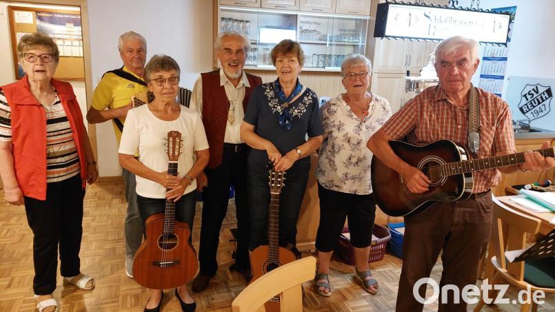 Die Sänger und Musikanten bei ihrem vergangenen Treffen. Bild: Böhm/exb