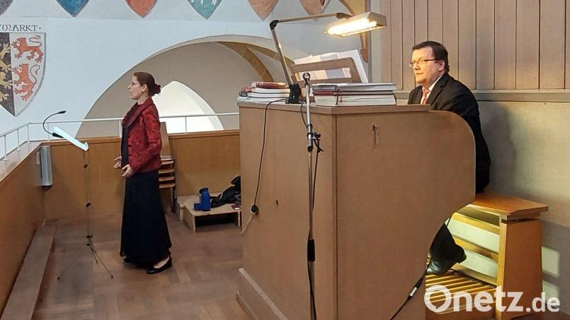 Die Sopranistin Maria Blahutova wurde an der Orgel von ihrem Mann Jan Blahuta begleitet. Bild: Theresia Otterbein/exb