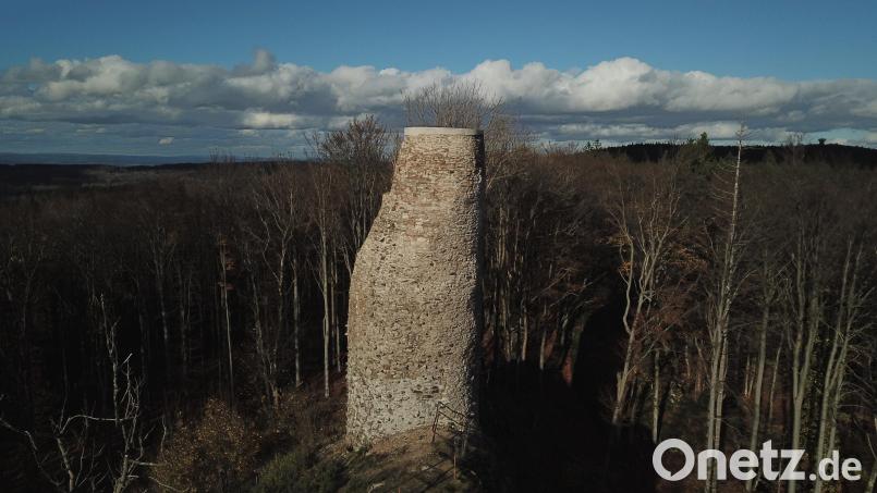 Die Instandhaltungsmaßnahmen an der Burgruine Reichenstein, dem Wahrzeichen der Gemeinde, sind abgeschlossen. Archivbild: Hermann Markgraf