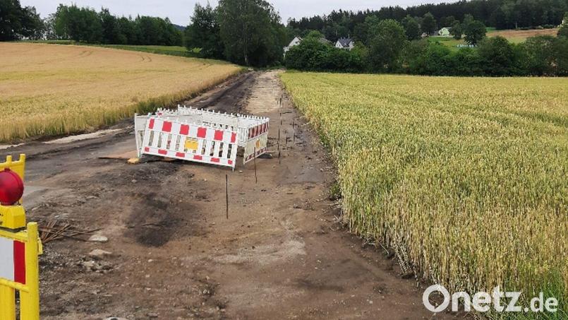 Die Sanierung der Gemeindeverbindungsstraße nach Zeckenberg ist angelaufen. Bild: Gemeinde Ebnath/exb
