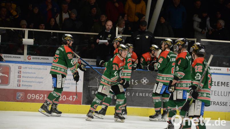 Der Kader des ERSC Amberg erhält auch in der kommenden Spielzeit hin und wieder Verstärkung aus Bayreuth. Bild: brü