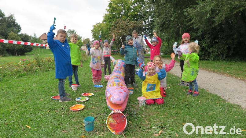 Ab Montag, können sich Kinder und Jugendliche fürs Ferienprogramm der Stadt anmelden. Unter anderem soll die &quot;Seeschlange&quot; ein neues Schuppenkleid bekommen. Archivbild: jzk
