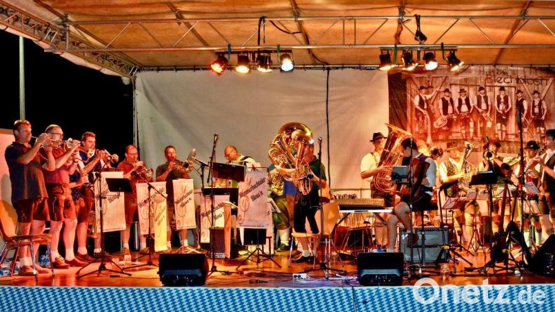 Bei der Jakobi-Kirwa geht es in Freudenberg traditionell zünftig zu. Das wird auch am 20. und 21. Juli 2024 so sein. Archivbild: Musikverein Freudenberg/exb