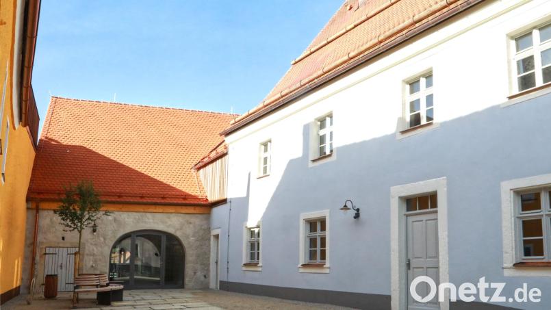Im Bürgerhaus Erbendorf fanden bereits die ersten Veranstaltungen statt. Jetzt ist es auch offiziell eingeweiht. Bild: njn