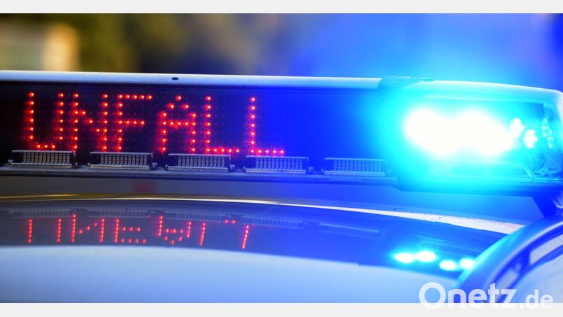Die Unfallstelle war mehrere Stunden lang gesperrt. (Symbolfoto) Bild: Stefan Puchner/dpa