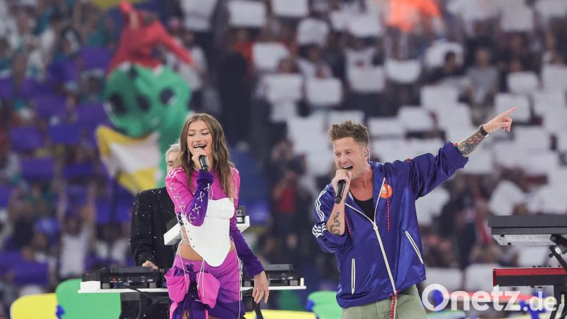 Sängerin Leony performt mit Meduza und OneRepublic den offiziellen UEFA EURO 2024 Song &quot;Fire&quot;. Bild: Christian Charisius/dpa