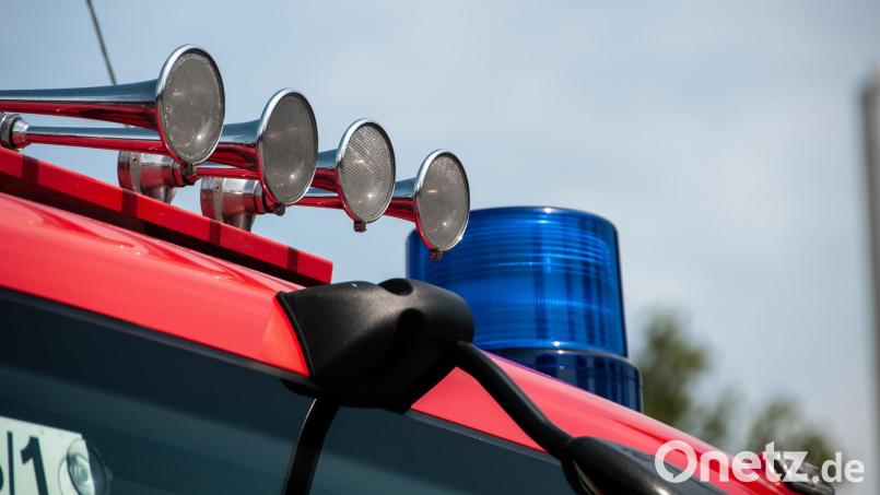 Wegen eines schwer verletzten Motorradfahrers sperrten Feuerwehrkräfte am Sonntag, 14. Juli, kurzzeitig die B299 bei Ursulapoppenricht. Symbolbild: Alexander Unger