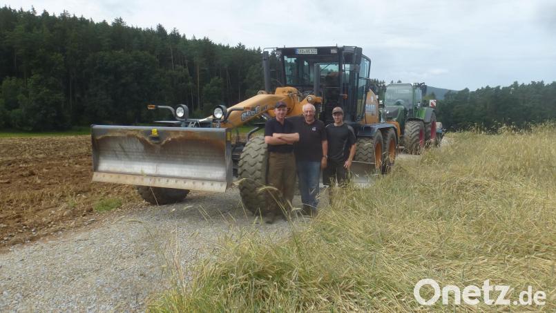 Das bestehende Wegenetz kann den Andrang beim letzten Oldtimertreffen kaum bewältigen. Nun ist mit dem Ausbau eines Feldweges eine weitere Zufahrt geschaffen worden. Bild: mad