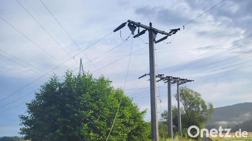 Die Stromleitung befindet sich in der Nähe vom Oberen Wehr, etwa 100 Meter Richtung Hammerharlesberg. Bild: Wolfgang Würth