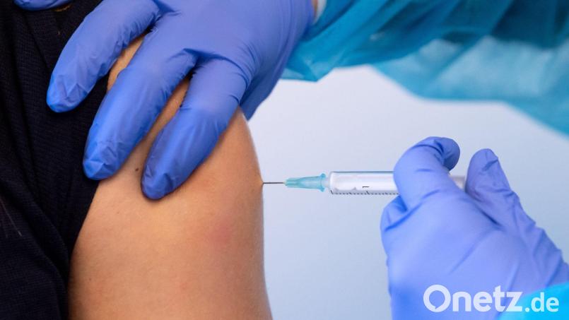Laut Robert Koch-Institut erkranken in Deutschland im Jahr über 6000 Frauen und rund 1600 Männer an HPV-bedingtem Krebs. In Sulzbach-Rosenberg gibt es zu diesem Thema jetzt eine Wanderausstellung. Bild: Sven Hoppe/dpa