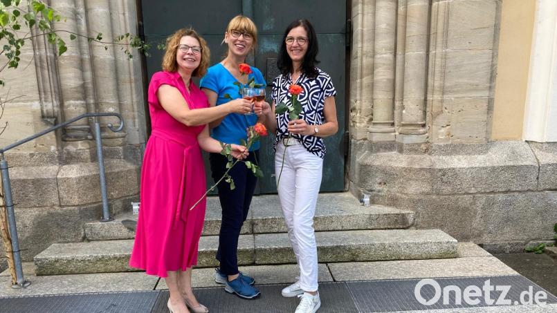 Karin Schönberger, Silvia Schönberger und Judith Peter musizieren in St. Josef. Bild: Judith Peter/exb