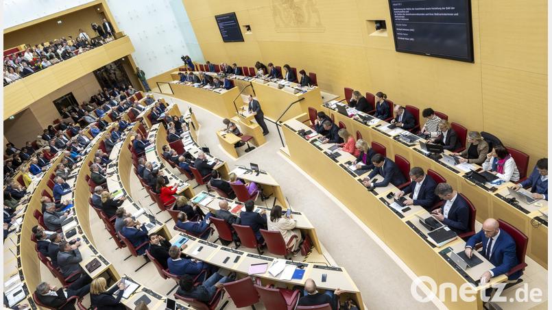 Der Landtag hat mehrere Gesetze und Gesetzesänderungen verabschiedet sowie seine Geschäftsordnung angepasst. Archivbild: Peter Kneffel