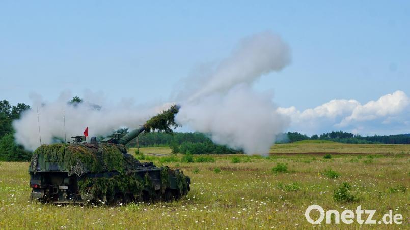 Und dann knallt es: Das Weidener Panzerartilleriebataillon 375 hat zum ersten Mal mit der Panzerhaubitze geschossen. Bild: jut