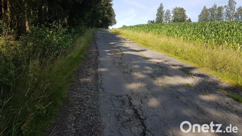 Unter anderem bei dieser Straße sehen die Ausschussmitglieder Handlungsbedarf. Bild: gi