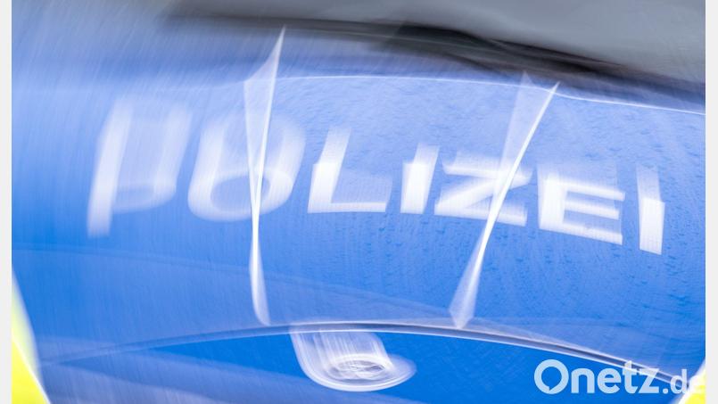 Nach einem Unfall in Königstein ist die Polizei in Sulzbach-Rosenberg auf Hinweise angewiesen. Symbolbild: Soeren Stache/dpa