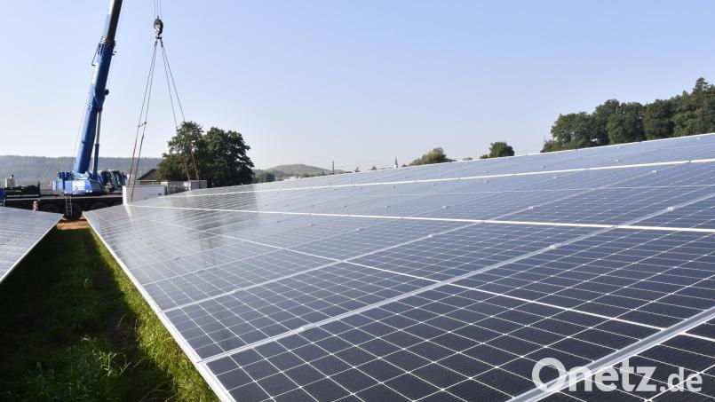 Freiflächen-PV-Anlagen bieten in Oberviechtach Konfliktstoff. Symbolbild: Petra Hartl