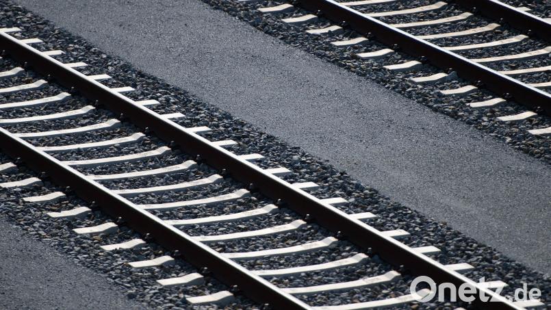 Ein unbekannter Täter hat in Regensburg mehrere Hemmschuhe auf Bahngleise gelegt. Symbolbild: Arno Burgi