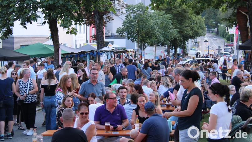 Die Festmeile in der Freyung wurde mit zunehmender Dauer immer voller. Bild: prh