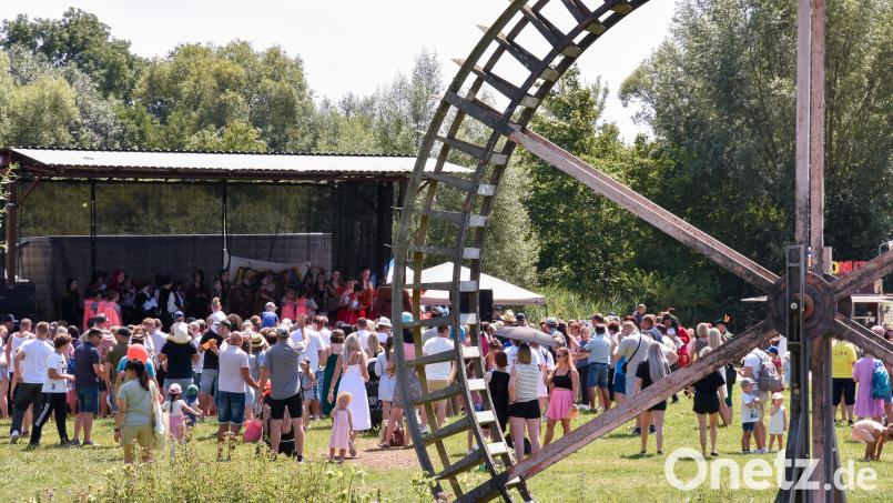 Beim 20. Amberger Kinderfest war am Sonntag, 21. Juli, rund um das Wasserrad hinter dem Jugendzentrum wieder viel geboten. Bild: Stephan Huber