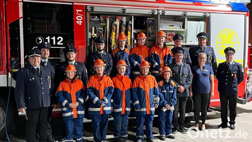 Bestanden. Bei der Feuerwehr stellten sich Nachwuchskräfte den Prüfungen für das Abzeichen Jugendflamme. Bild: Julian Freundl/exb