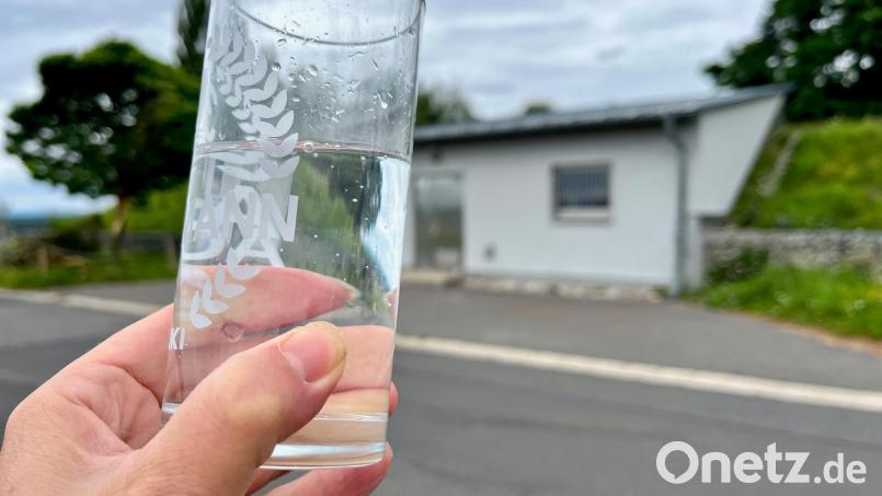 Das Trinkwasser aus dem Brunnen des Wasserzweckverbandes Mantel-Weiherhammer beim Ortsteil Kellerhäusl enthält zu viel Vanadium. Durch Mischung mit Wasser des &quot;Steinwaldgruppe&quot; wurde der Wert schnell wieder gesenkt. Bild: Gabi Schönberger