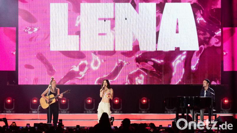 Lena Meyer-Landruts Konzert in Regensburg ist abgesagt. Symbolbild: Christophe Gateau/dpa
