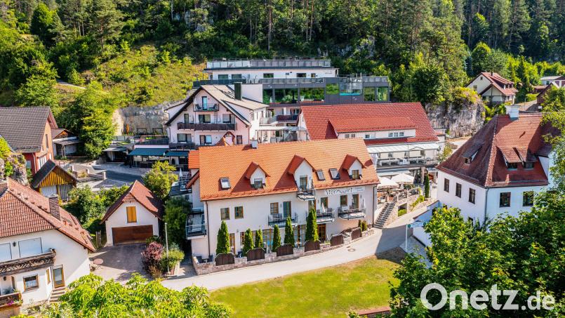 Der Sternwirt in Högen: Landgasthof und Wellness-Hotel, das durch den Neubau kräftig aufgestockt hat - unter anderem auf 58 Betten, einer 1200 Quadratmeter großen Wellness-Landschaft und einem Infinity-Pool. Bild: Laurenz Weipert