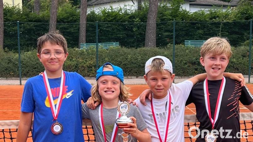 Die U10-Jungs des TC Grün Rot Weiden sind bayerischer Vizemeister. Bild: Erben