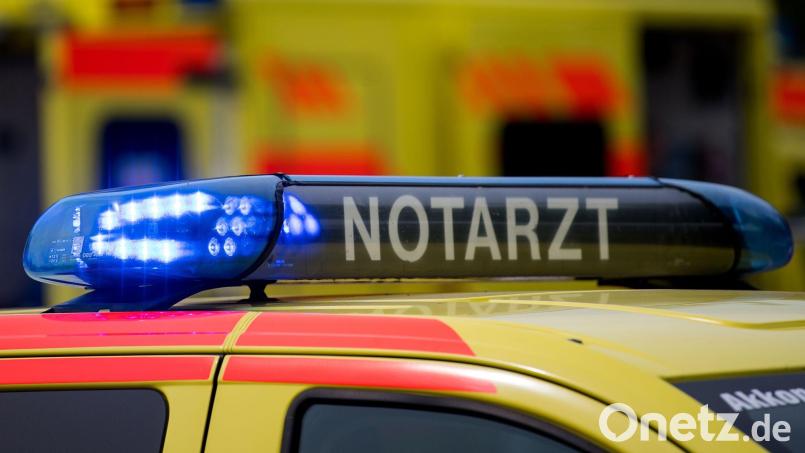 Dass manche Notärzte sich nicht in der neuen Arbeitsgruppe zur besseren Gesundheitsversorgung einbringen wollen, stößt bei Kommunalpolitikern auf Kritik. Symbolbild: Monika Skolimowska/dpa-Zentralbild/dpa