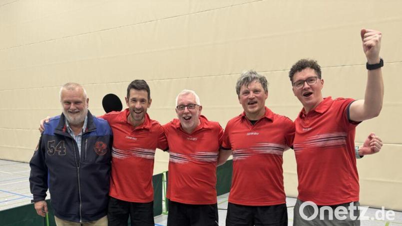 Das erfolgreiche Schmidmühlener Tischtennis-Team: (von links) Abteilungsleiter Peter Meyer, Peter Nowak, Thomas Göldner, Stephan Kerschensteiner und Dirk Graf. Bild: pop