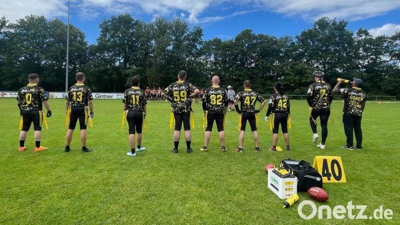 Die Flaggen hängen an den Hosen: Am Samstag findet erstmals ein Flagfootball-Turnier in Amberg statt. Bild: Robert Meier