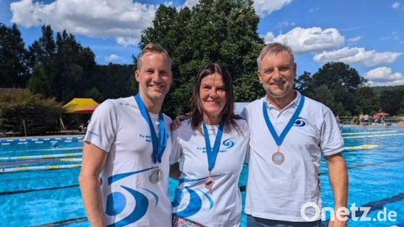 Christian Miess (links), Martina Reindl (Mitte) und Wolfgang Sperber waren bei der bayerischen Meisterschaft erfolgreich. Bild: Rosina Miess