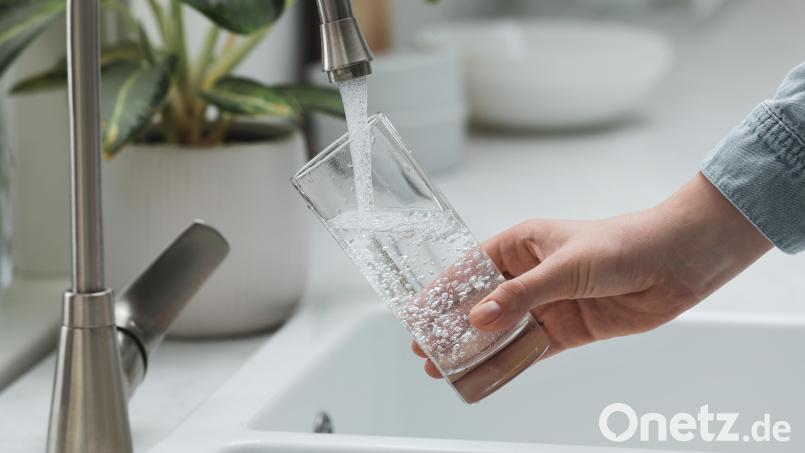 Kurzzeitig kam es im Wasserversorgungsgebiet Mantel-Weiherhammer zu einem erhöhten Wert an Vanadium im Trinkwasser. Was ist Vanadium eigentlich? Bild: Olga Yastremska /stock.adobe.com