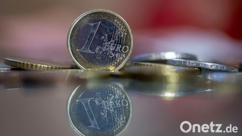 Eine Million mal dieser Euro sind eine Million Euro. So viel Geld will der Stadtrat den Stadtteilen spendieren. Bild: Hendrik Schmidt/dpa