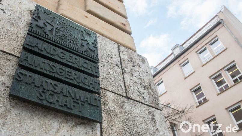 Die Staatsanwaltschaft hat die Ermittlungen gegen den früheren Lehrer eingestellt, weil eine Tat diesem nicht nachzuweisen sei. (Archivbild) Bild: Armin Weigel/dpa