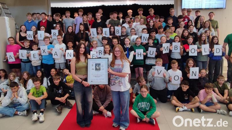 Die teilnehmenden Klassen, die sich nach dem Foto ein Eis genehmigen durften. Bild: Fichtelgebirgsrealschule Marktredwitz/exb