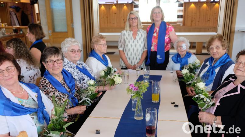 Die Gründerfrauen mit Diözesanvorsitzender Martha Bauer und Ortsprecherin Christa Schmidt. Bild: do