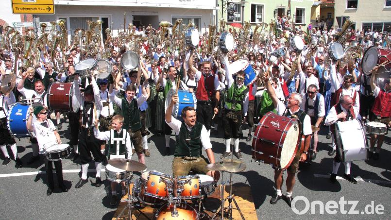 Höhepunkt des Sternmarsches durch die Straßen von Falkenberg ist, wie vor fünf Jahren, der Massenchor am Marktplatz. Archivbild: wro